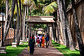 The great Chola temples of Tamil Nadu - The Sri Ranganatha Temple of Srirangam. Pilgrims visiting the temple. 